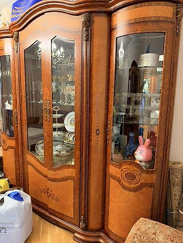 Şüşəli dolab vitrini, İşlənmiş, Ünvandan götürmə