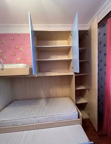 asagda: Uşaq otağı üçün çoxfunksiyalı mebel dəsti satılır. Dəst kompakt — 1