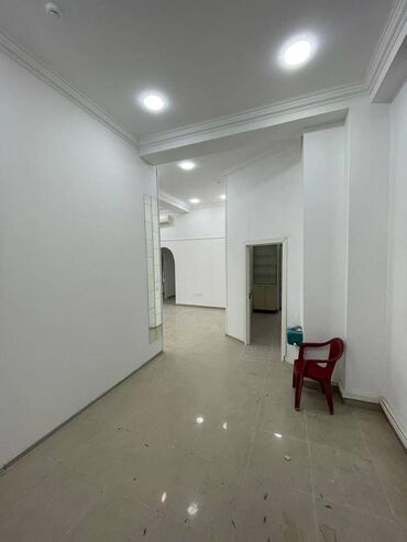 Digər kommersiya daşınmaz əmlakı: 100 kv obyekt icarəyə verilir. Gözəllik salonu, diş klinikası, hər — 4