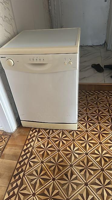 beko: Xüsusiyyətlər: - Ön paneldə mexaniki idarəetmə: proqram seçimi — 1