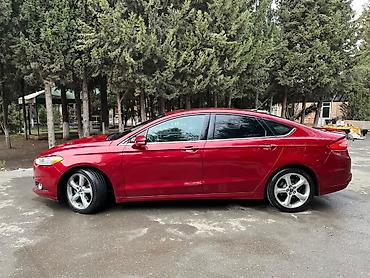 muhərrik ucun zaryatka verən: Ford Fusion sedan - Kuzov: sedan, qırmızı rəng - Mühərrik: EcoBoost — 6