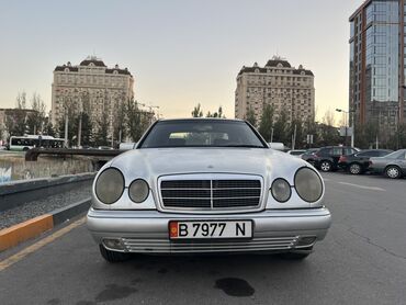 купить передний бампер на мерседес w210 в бишкеке: Mercedes-Benz E‑Class (W210), серебристый седан. Ключевые