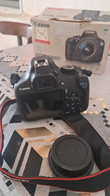 Fotokameralar: Canon EOS 1300D DSLR fotoaparat dəsti Xüsusiyyətlər: - Korpus: Canon — 3