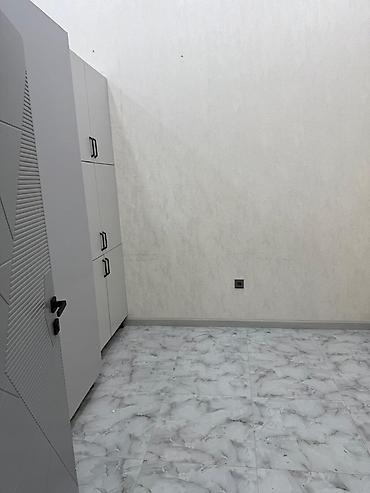 Otaqlar: 3 otaqlı gözəllik mərkəzinin 1 otağı arendaya verilir. Tam — 3