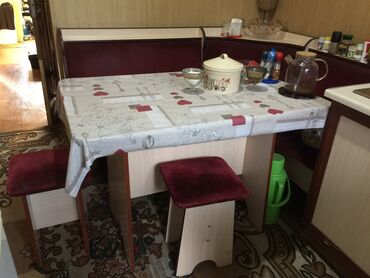 ���������������� ������������ �������� �� �������� в Кыргызстан | КОМПЛЕКТЫ СТОЛОВ И СТУЛЬЕВ: Продаю кухонный уголок. Диван уголок 160*130 стол 110*70 и 2