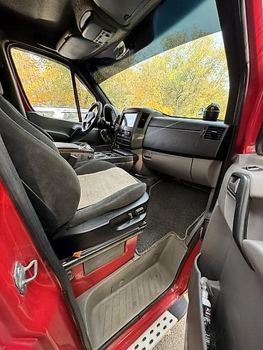 седенье на спринтер: Mercedes-Benz Sprinter (кузов W906) — красный фургон/комби — 9