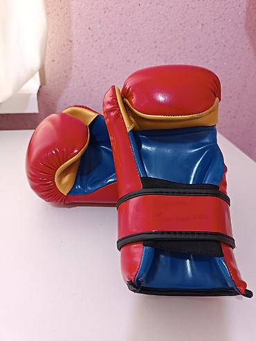 Шлемы: Продаю б.у амуницию для тхэквондо, совсем изношенных нет, пятна на — 4