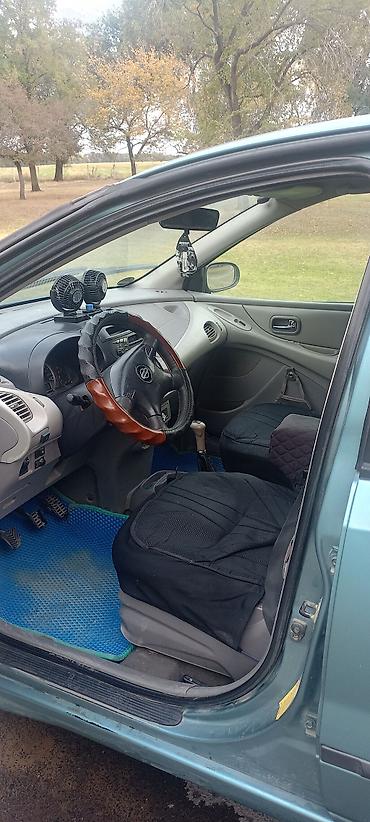 Nissan Almera Tino: 2001 г., 1.8 л, Кол менен иштөөчү, Бензин, Вэн/Минивэн — 2