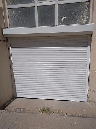 jalyuz qapi: Ağ rəngli alüminium jalüz tipli avtomatik qapı/pərdə - Material — 1