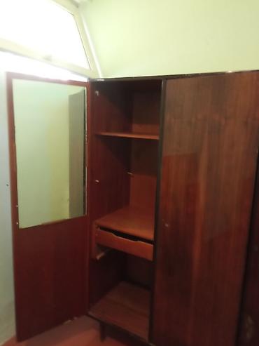şabalıd ağacı: İşlənmiş, 3 qapılı, Güzgülü, Qəhvəyi, Taxta, Açılan, Düz dolab — 3