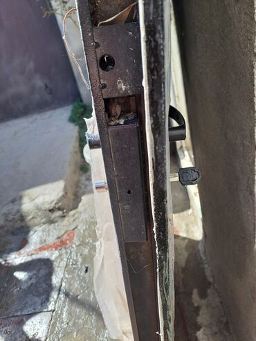 ev ucun seyf qapilar: Metal giriş qapısı – tam komplekt - Material: qalın metal karkas, iki