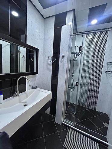 yeni ramanida ev: 28 may, mərkəzi ərazidə yerləşən binada 3 otaqlı mənzil satılır. ✔ — 3