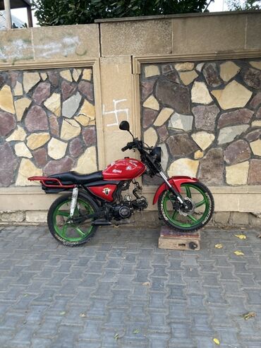диски на 15 на ниву: Moped tipli yüngül motosiklet - Rəng: qırmızı gövdə, yaşıl lehimli