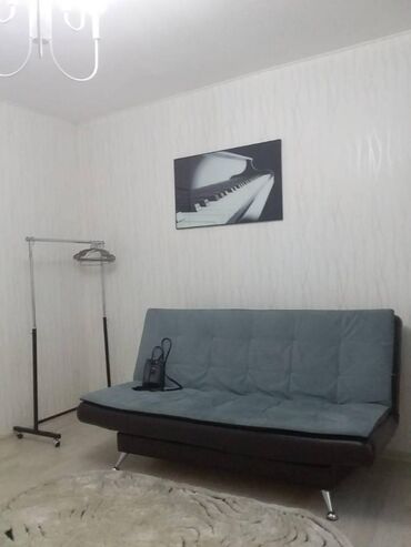 Uzunmüddətli kirayə mənzillər: Tarqovuda, İçəri şəhər metrosu yaxınlığında, 2 mərtəbəli binanın 2-ci — 4