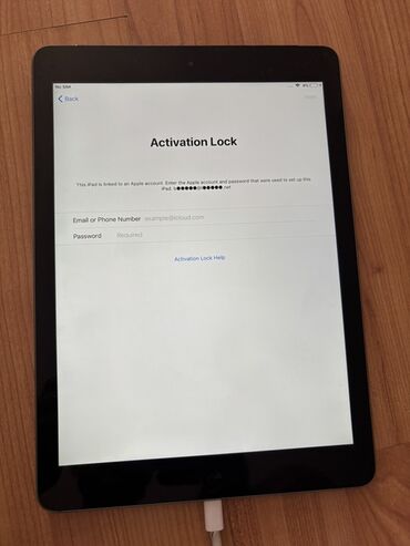 Tableti: Na prodaju ipad za delove  Imaju iCloud  Cena 20€ komad  Broj telefona — 13
