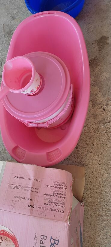 uşaqlar üçün termoçəkmələr: Yeni kimidi az işlənib.Çəhrayı rəngdə olan bu körpə hamam dəsti