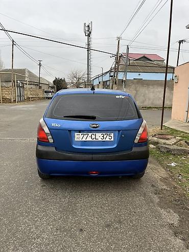 Kia: Kia Rio hatchback - Kuzov: 5 qapılı hatchback, mavi rəng - Mühərrik — 4
