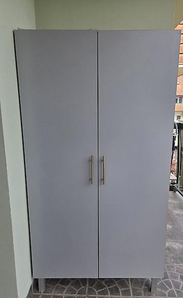 Ormari: 2 Siva dvokrilna ormana sa policama - Materijal: pločasti materijal — 1