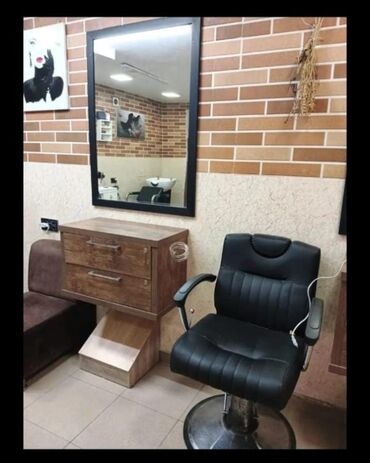 бизнес подарки: 3 dest var salon mebeli. 1 guzgu 1 dolab 1 kreslo 1 ayaqliq. Her dest