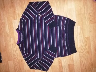 Džemperi: Sve po 200 din — 1