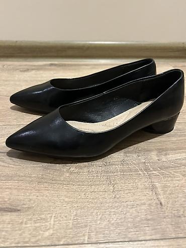 Digər ayaqqabılar: 1.Ботинки Натуральная кожа Размер 39 Цена 60 azn 2. Зимние ботинки — 11