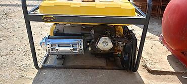 generatör: Məhsul: Benzinli generator Model üzərində yazı: “PowerFull Gasoline — 10