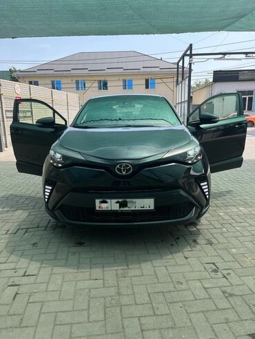 хочу продать машину срочно: Toyota C-HR: 2021 г., 2 л, Автомат, Бензин, Кроссовер