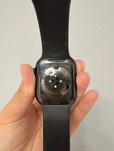 ios 6: Apple Watch Series 7, размер 45 мм, корпус тёмный. В комплекте — 7