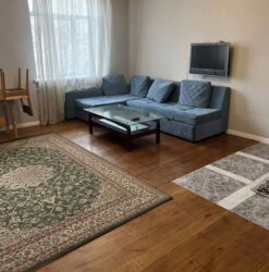 сдаю помещение кызыл аскер: Студия, Риелтор, Чогуу жашоосу жок, Толугу менен эмереги бар