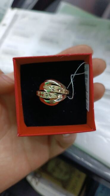 кольцо бриллиант: Кыргыз Алтын грамм 2,5 размер 20 1 ай болду алганыма 9000 сомго