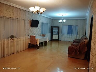 biləcəridə kirayə evlər: 4 комнаты, 224 м²