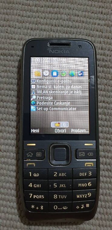 Nokia E52