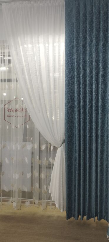 Шторы и занавески: Ош базарында арзан баада шторалар сатылып жатат.Большой — 14