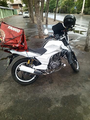moped baqaj: Mototəslimat üçün hazır motosiklet dəsti - Ağ rəngli şəhər — 3