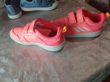 Kid's sneakers: Adidas, Veličina - 28