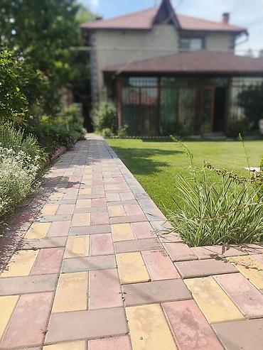 Продажа коттеджей и домов: Продается дом.На трассе Орто-сай.10 соток участок.Дом — 16