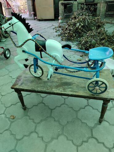 детские педальные машины: Конь. педальный вы можете предложить свою цену 18.000 уступлю