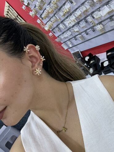 Bijuteriya dəstləri: Qadın bəzək aksesuarları – geniş seçim Məhsullar: - Qızılı tonlarda — 111