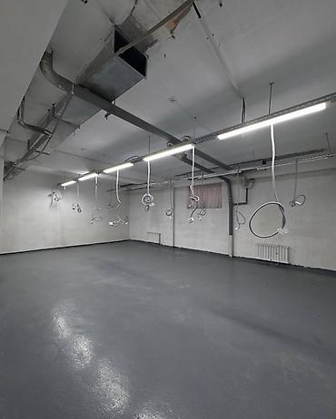 яркие: Коммерческое помещение, р-н Кызыл Аскер - Площадь: 430 м² - Этаж — 4