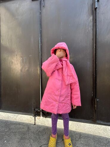 Верхняя одежда: Детские верхние одежды для девочек Б/У очень хорошем состоянии всё по — 19