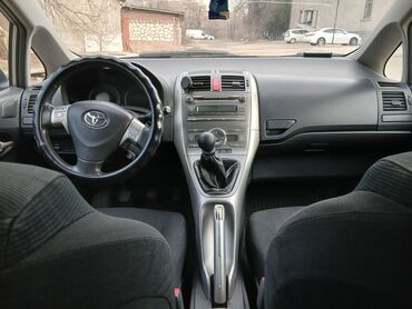 Toyota: Toyota Auris: 2008 г., 2 л, Механика, Дизель, Хэтчбэк — 9