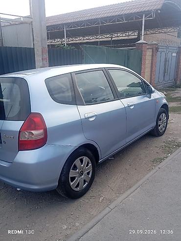 Унаа сатуу: Honda Jazz: 2003 г., 1.3 л, Кол менен иштөөчү, Бензин, Хетчбек — 3