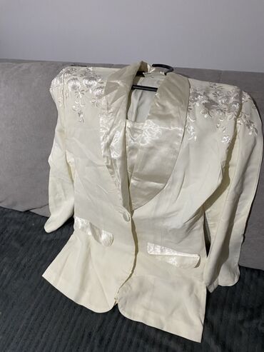 Haljine: Elegantna crno-zlatna haljina na pruge - Model: koktel/večernja — 20