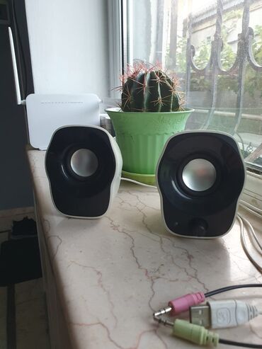 Mikrofonlar: İşlənmiş Logitech Kolonka, Növ - Kompüter üçün, rəng - Ağ