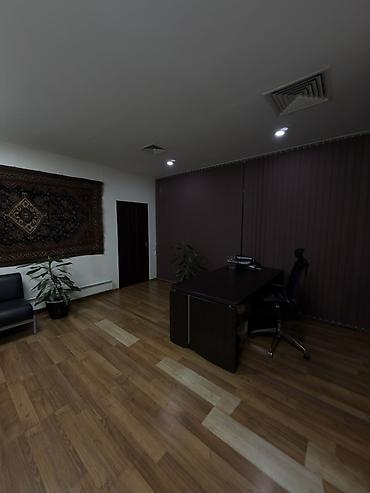 Коммерческая недвижимость: Сдаю Офисный кабинет: 22 м², В бизнес центре, С ремонтом — 3