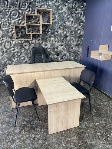 su çəni 3 tonluq: Ofis mebel dəsti Tərkib: - Menecer masası: təbii ağac teksturalı LMDP