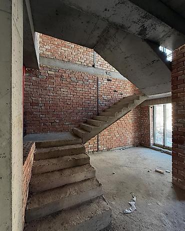 Продажа таунхаусов: 🏡 Продается двухэтажный дуплекс с террасой в КГ “Green Yard Village” 🏰 — 5