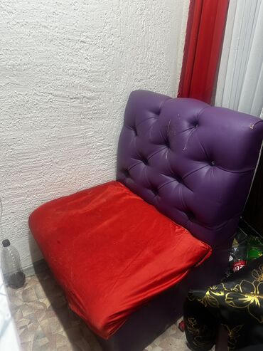 косметологическое кресло: Педикюрный диван маникюрный стол стенка шкаф для салона продаётьса
