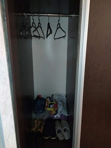 квартиры в районе пишпек: 1 бөлмө, 16 кв. м, Жатакана жана мейманкана түрүндө, 2 кабат, Косметикалык ремонт