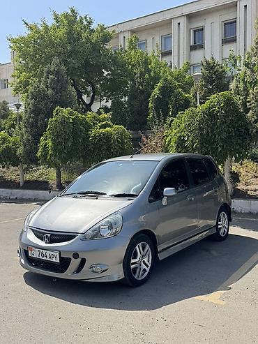 sprinter 4 4: Honda Fit: 2004 г., 1.3 л, Вариатор, Бензин, Хэтчбэк — 2